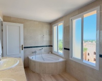 Resale - apartment - Marbella - Elviria