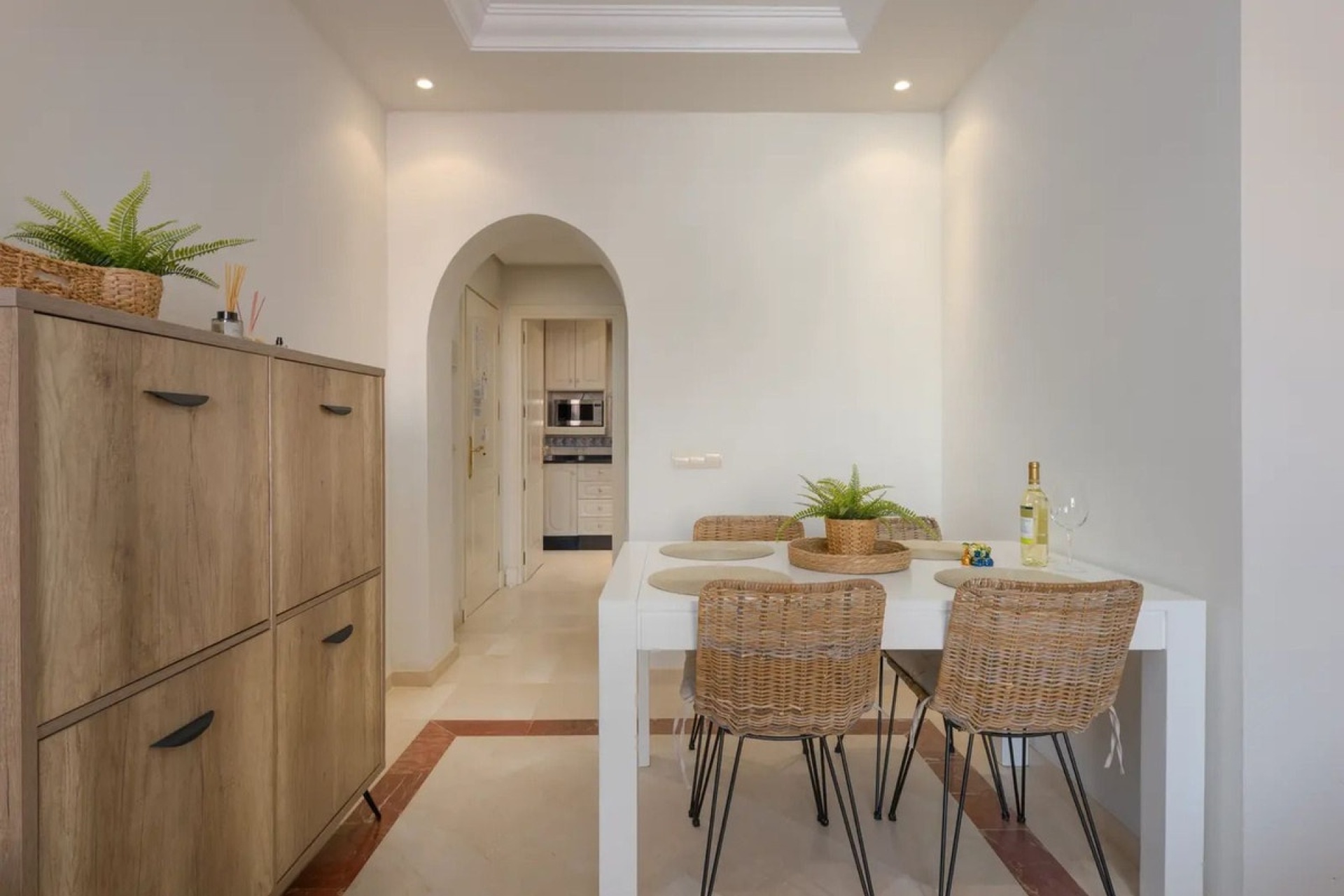 Resale - apartment - Marbella - Elviria