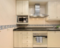 Resale - apartment - Marbella - Elviria