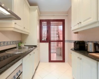 Resale - apartment - Marbella - Elviria