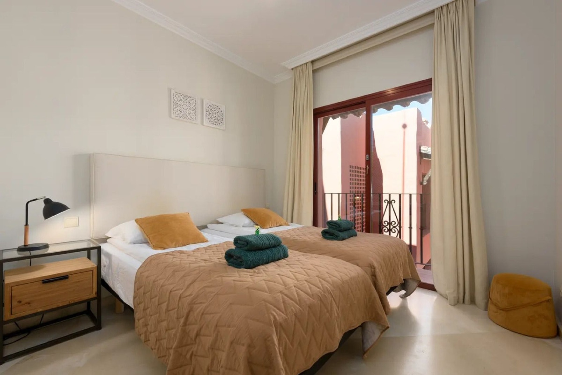 Resale - apartment - Marbella - Elviria