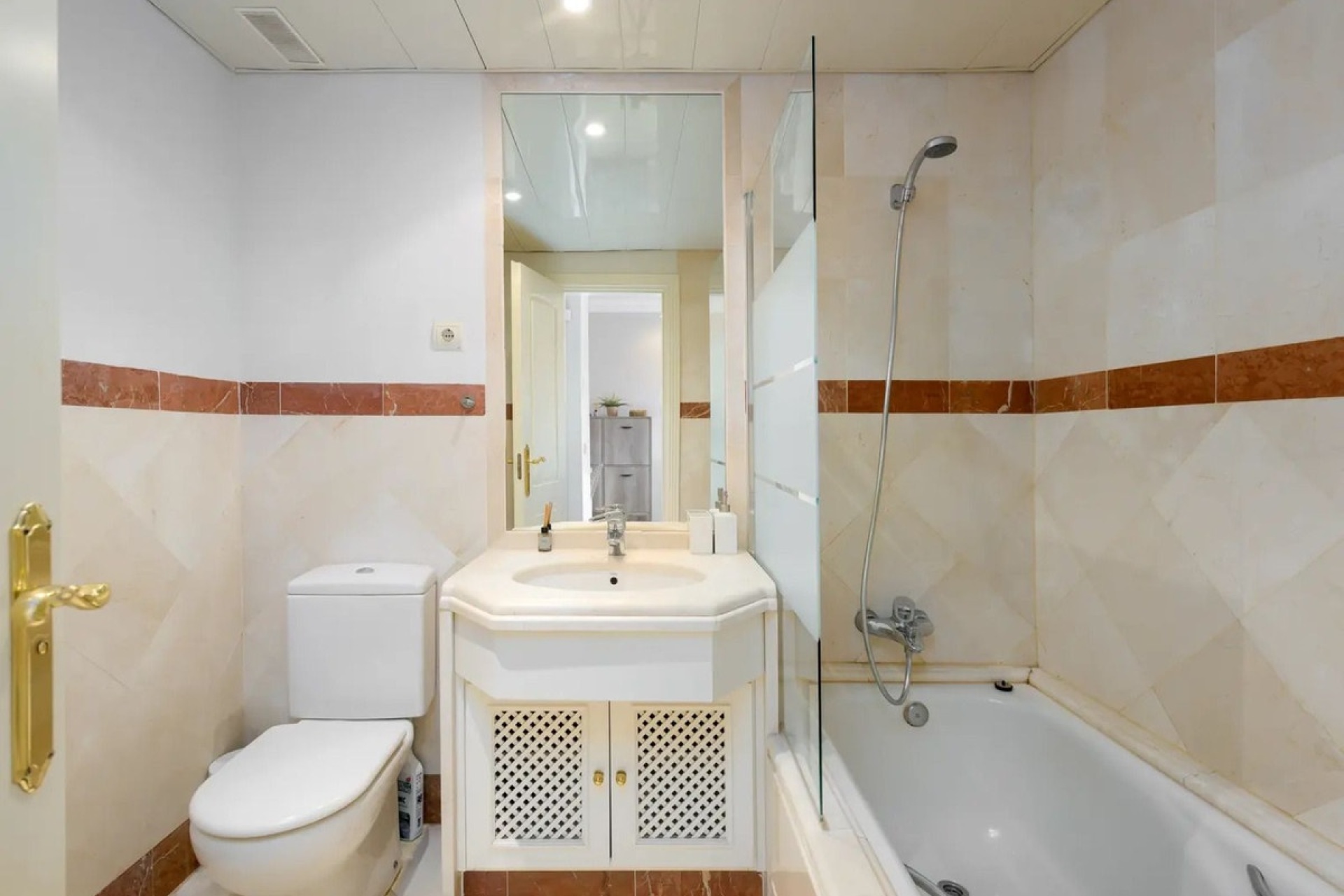 Resale - apartment - Marbella - Elviria