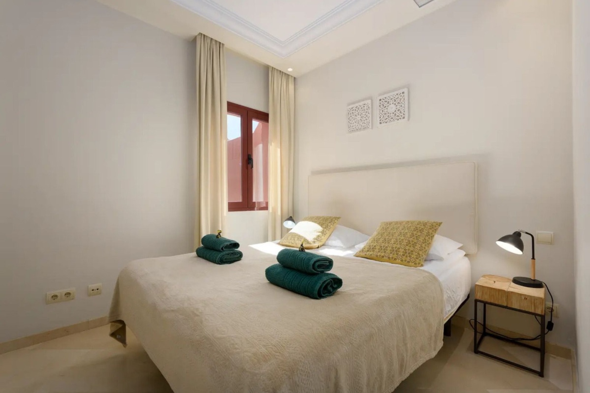Resale - apartment - Marbella - Elviria