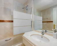 Resale - apartment - Marbella - Elviria