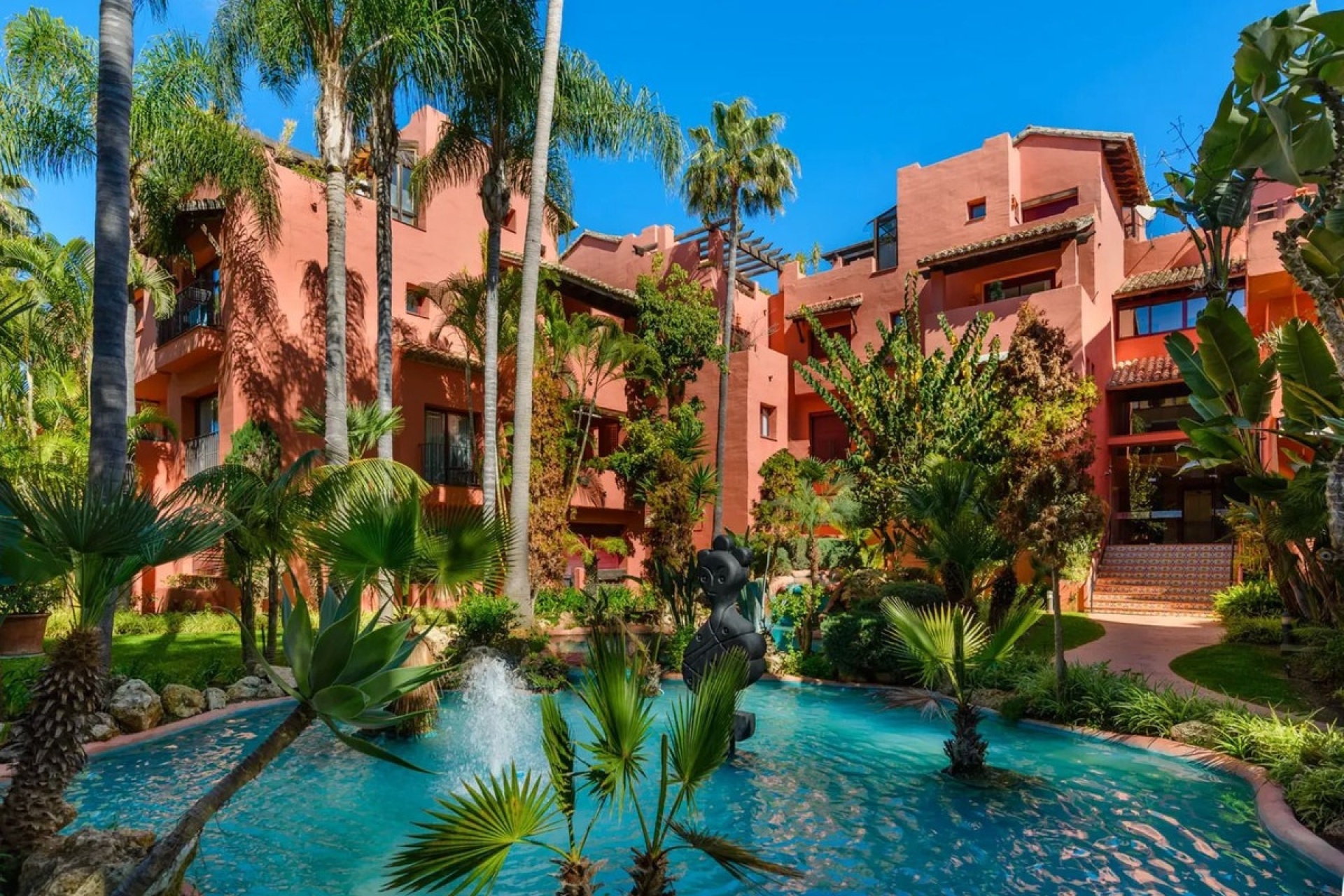 Resale - apartment - Marbella - Elviria