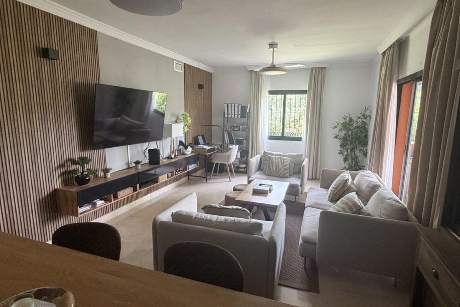 Resale - apartment - Marbella - Elviria