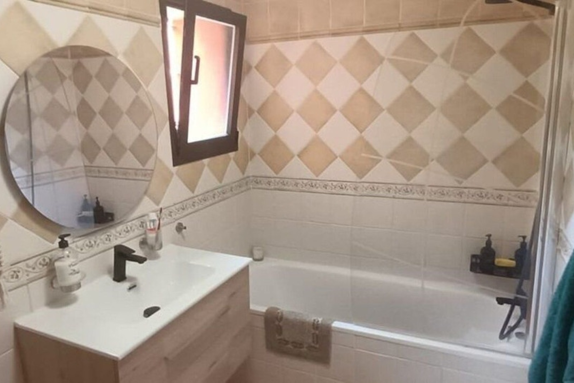 Resale - apartment - Marbella - Elviria