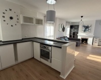 Resale - apartment - Marbella - Elviria