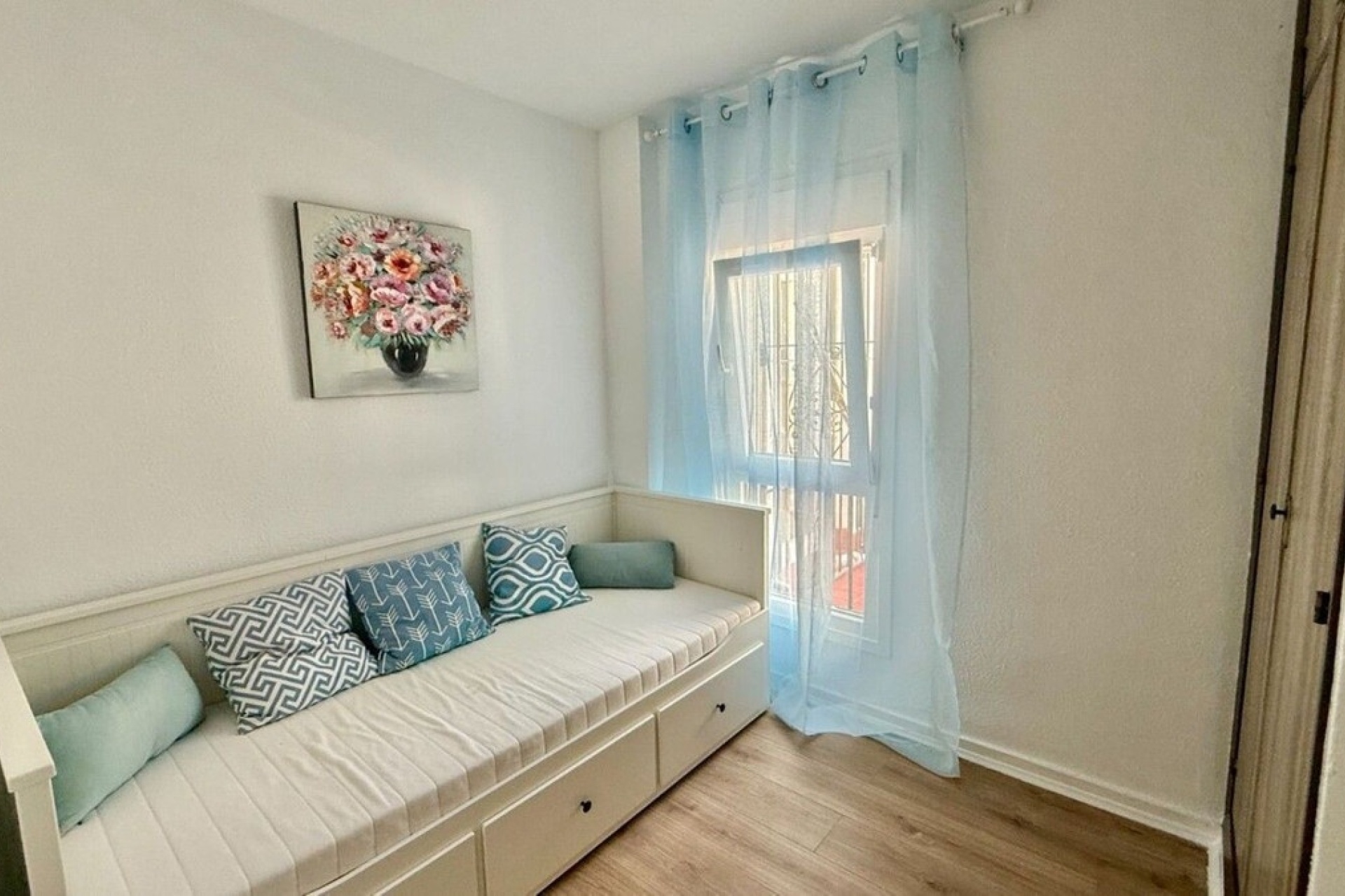 Resale - apartment - Marbella - Elviria