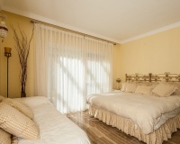 Resale - apartment - Marbella - Elviria