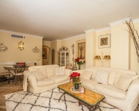 Resale - apartment - Marbella - Elviria