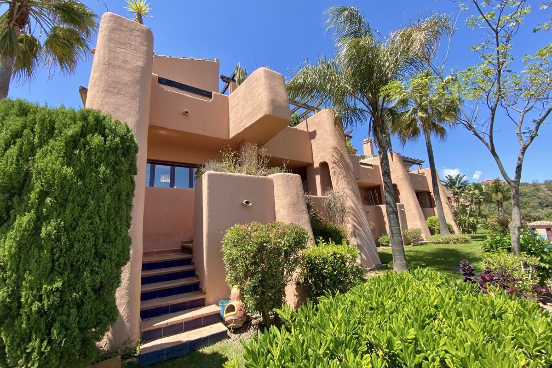 Resale - apartment - Marbella - Elviria