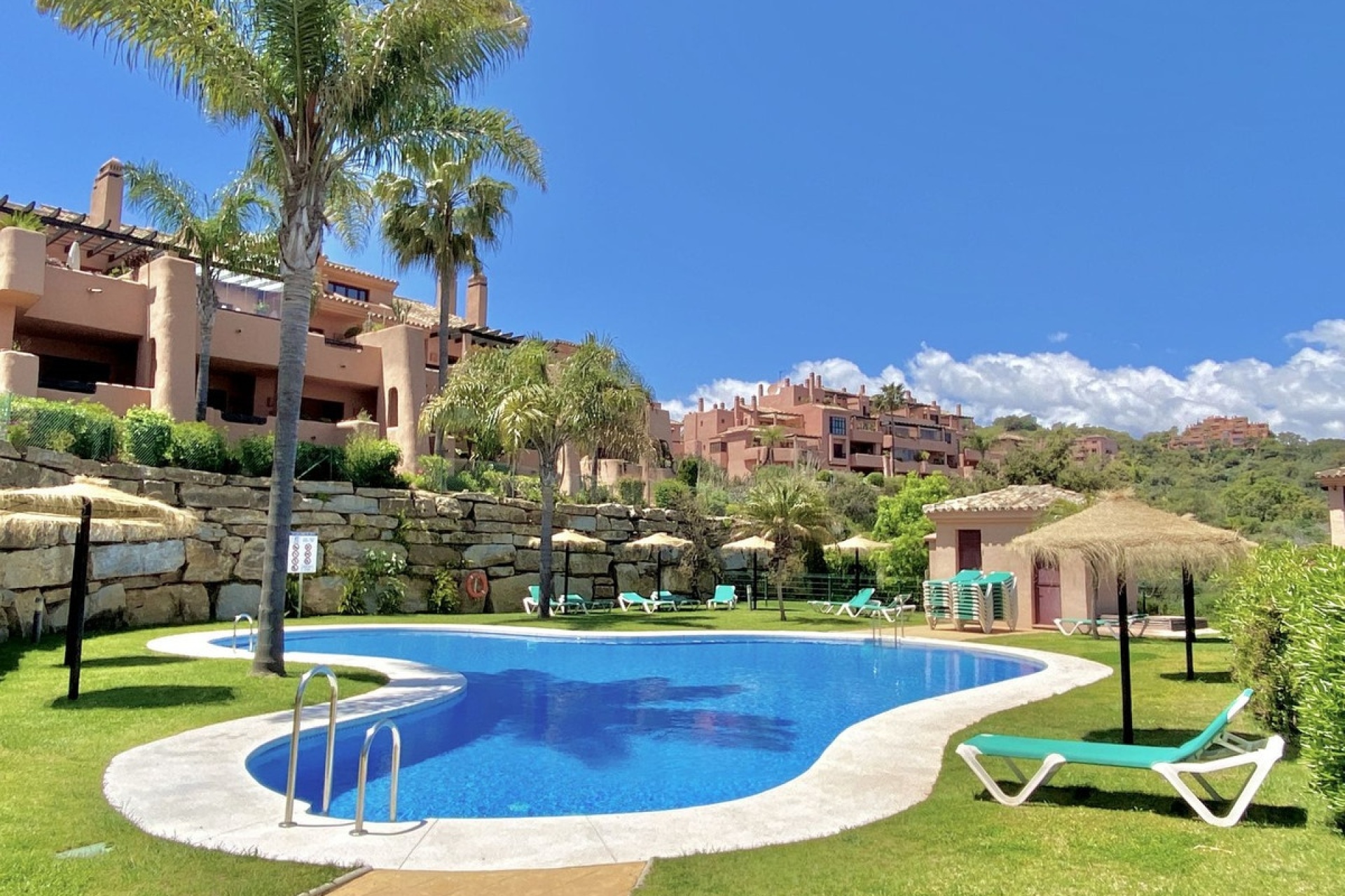 Resale - apartment - Marbella - Elviria