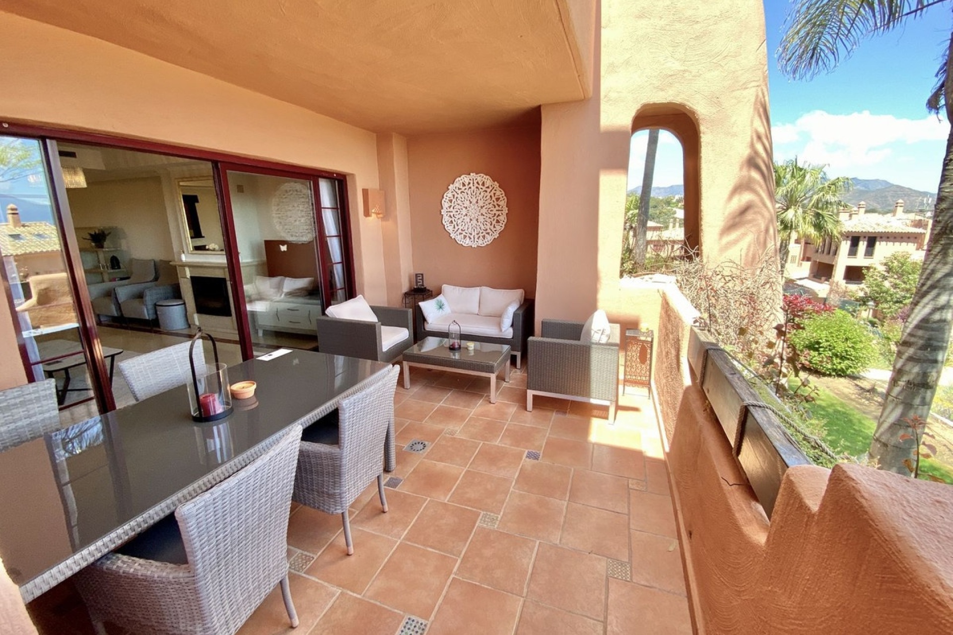 Resale - apartment - Marbella - Elviria