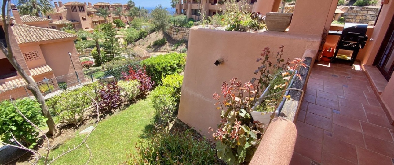 Resale - apartment - Marbella - Elviria
