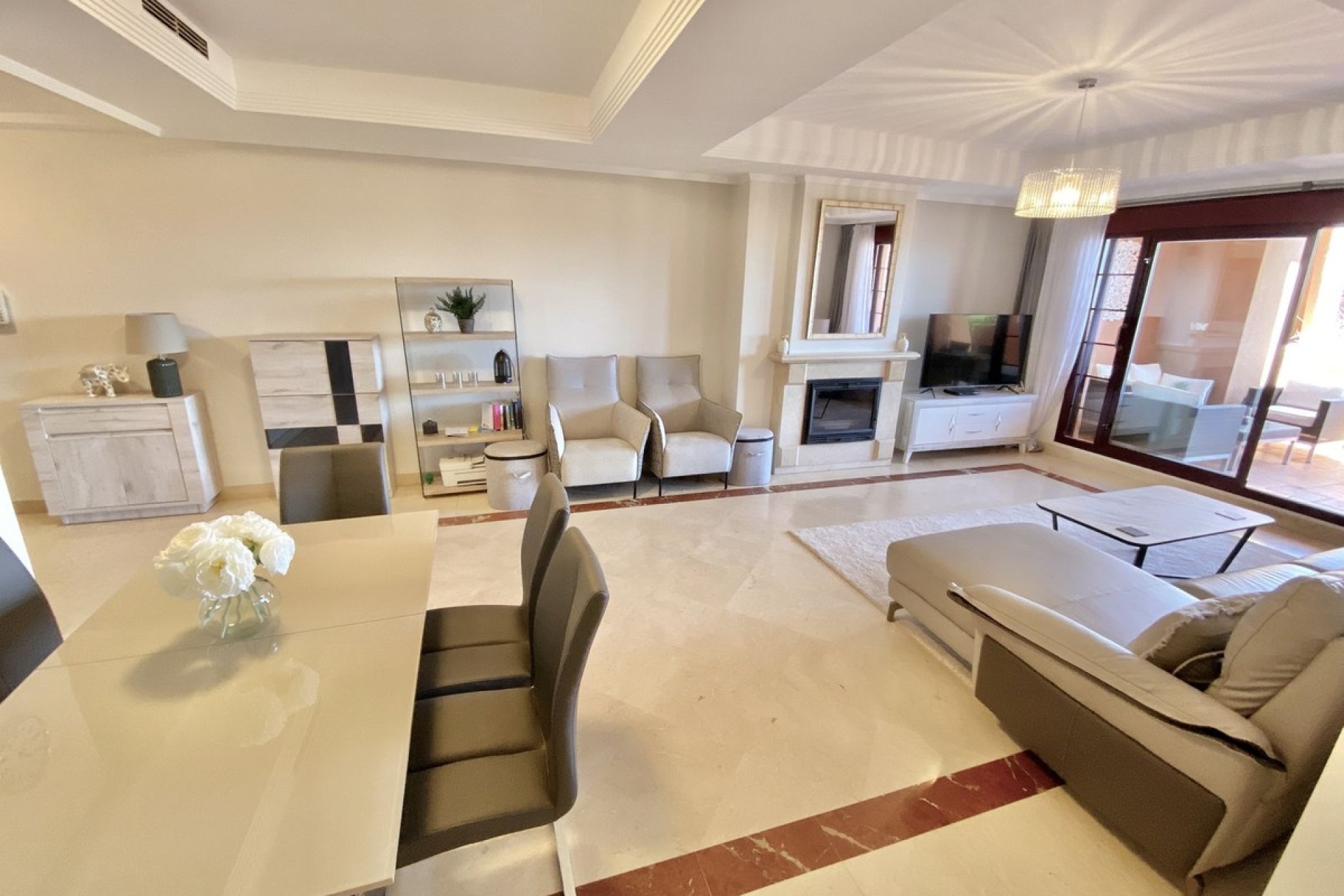 Resale - apartment - Marbella - Elviria