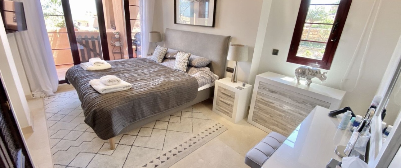 Resale - apartment - Marbella - Elviria