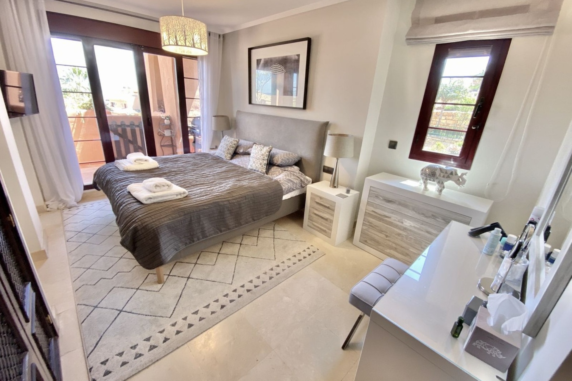 Resale - apartment - Marbella - Elviria