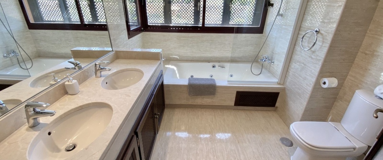 Resale - apartment - Marbella - Elviria