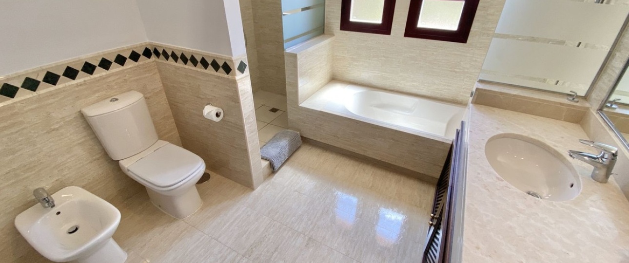 Resale - apartment - Marbella - Elviria