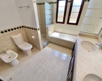 Resale - apartment - Marbella - Elviria