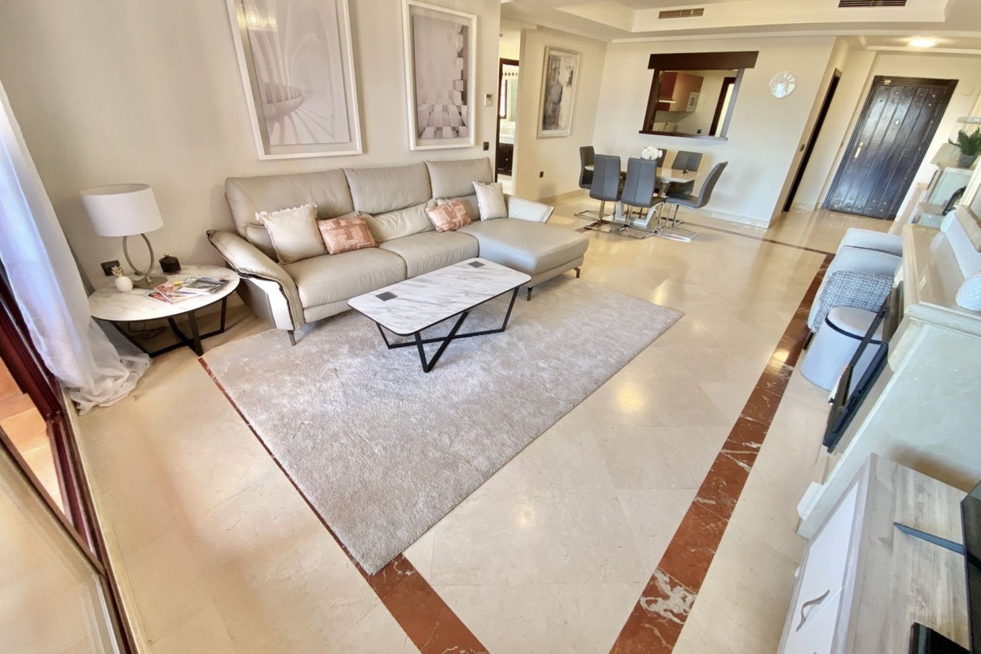 Resale - apartment - Marbella - Elviria