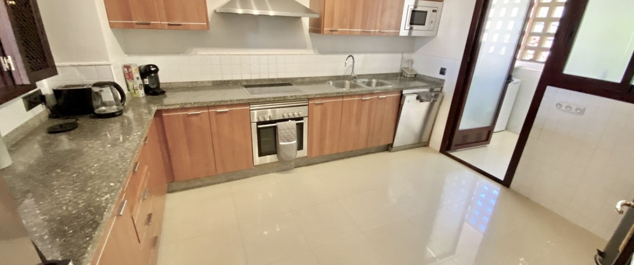 Resale - apartment - Marbella - Elviria