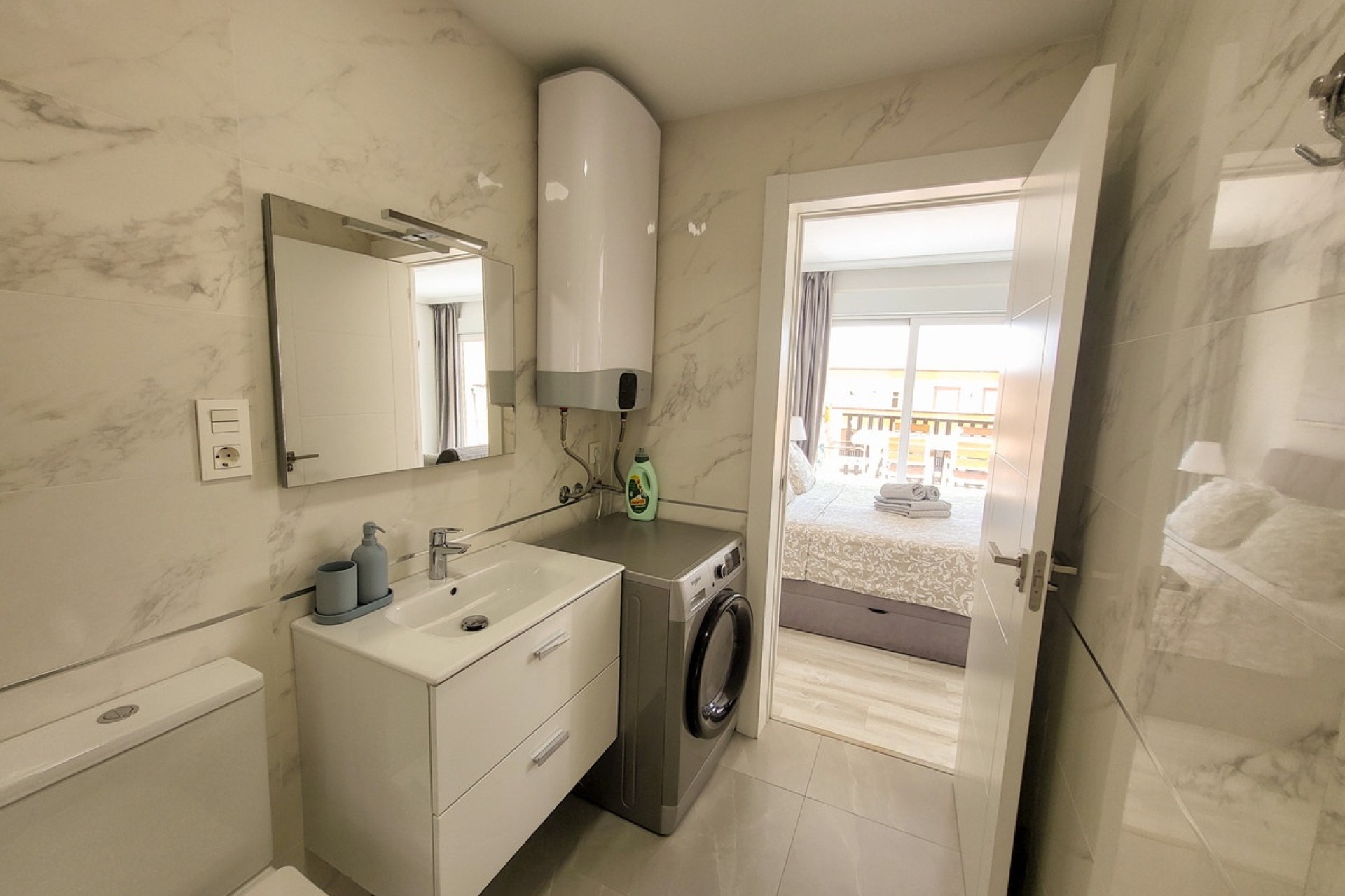 Resale - apartment - Marbella - Elviria