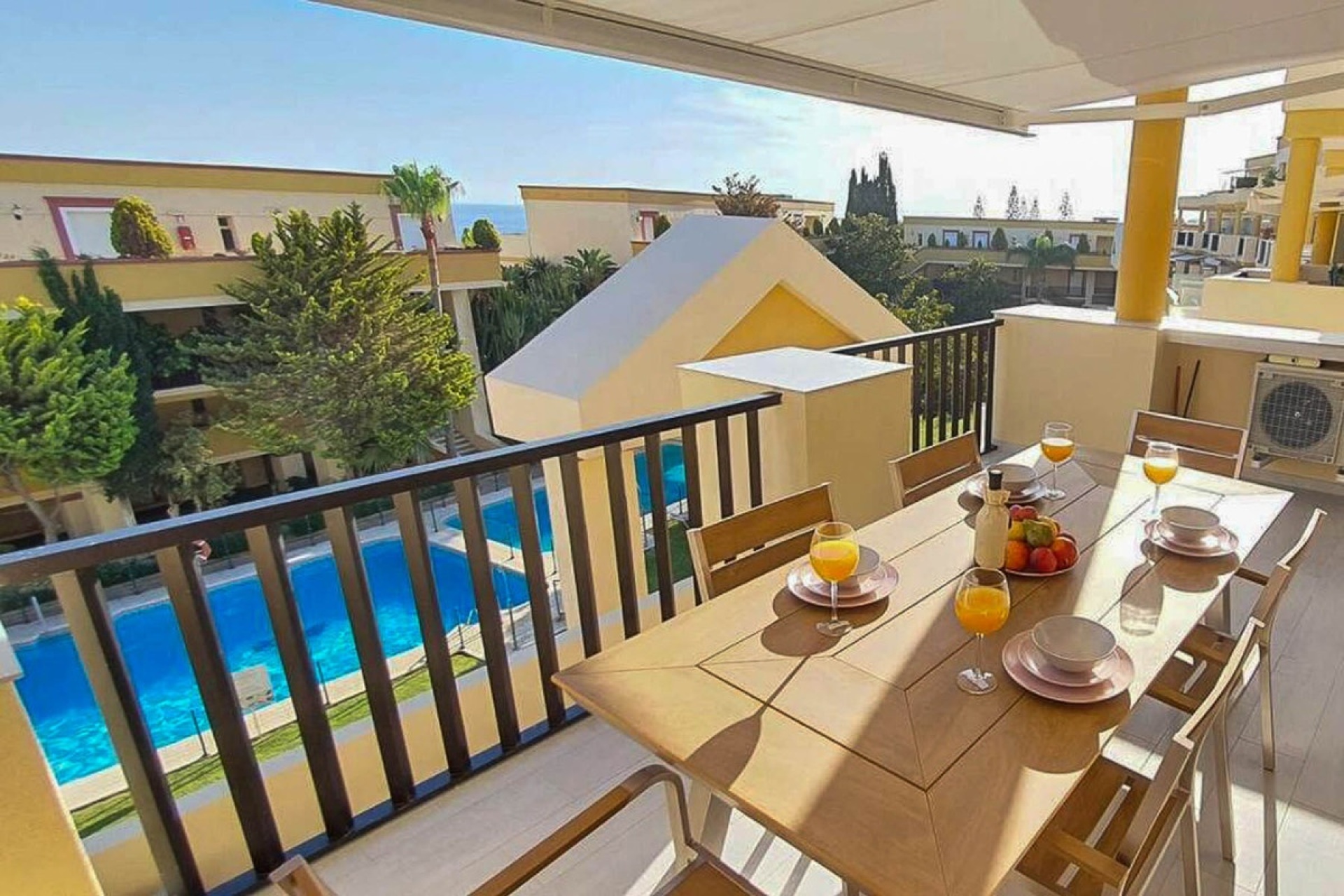 Resale - apartment - Marbella - Elviria