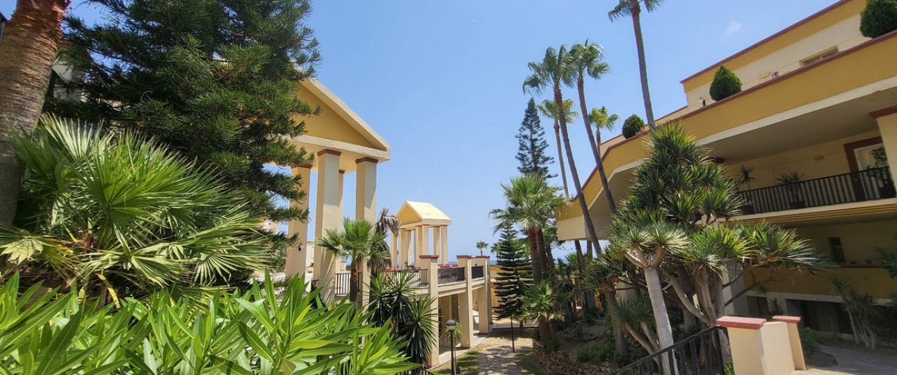 Resale - apartment - Marbella - Elviria