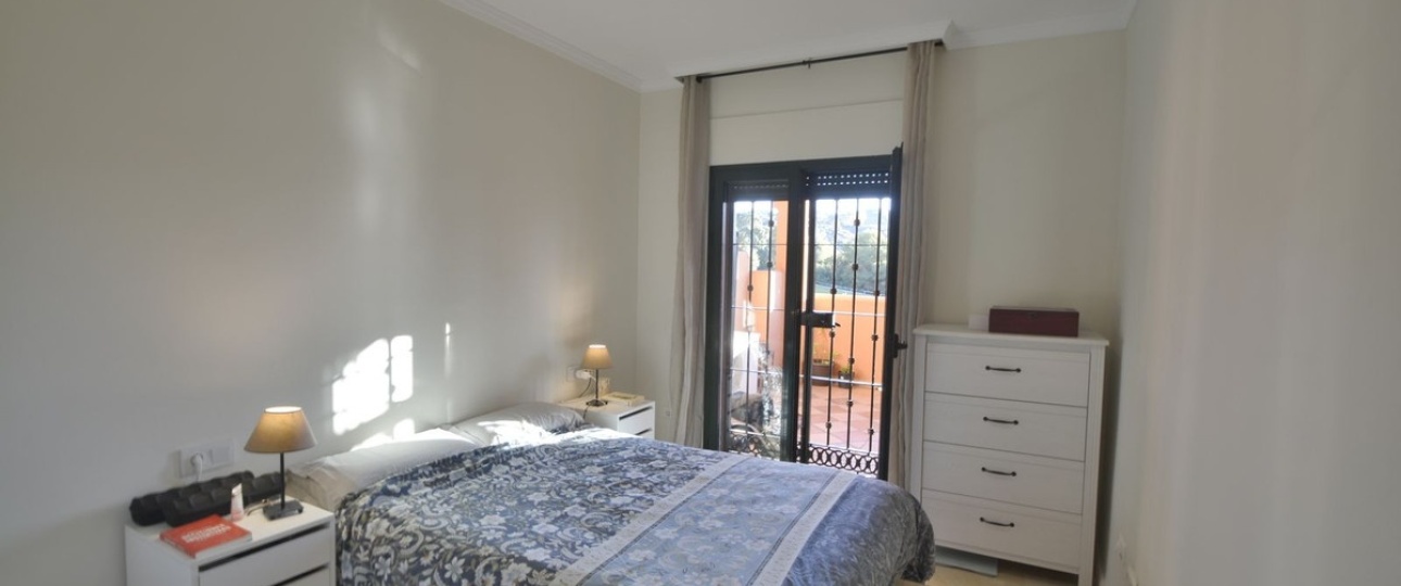 Resale - apartment - Marbella - Elviria