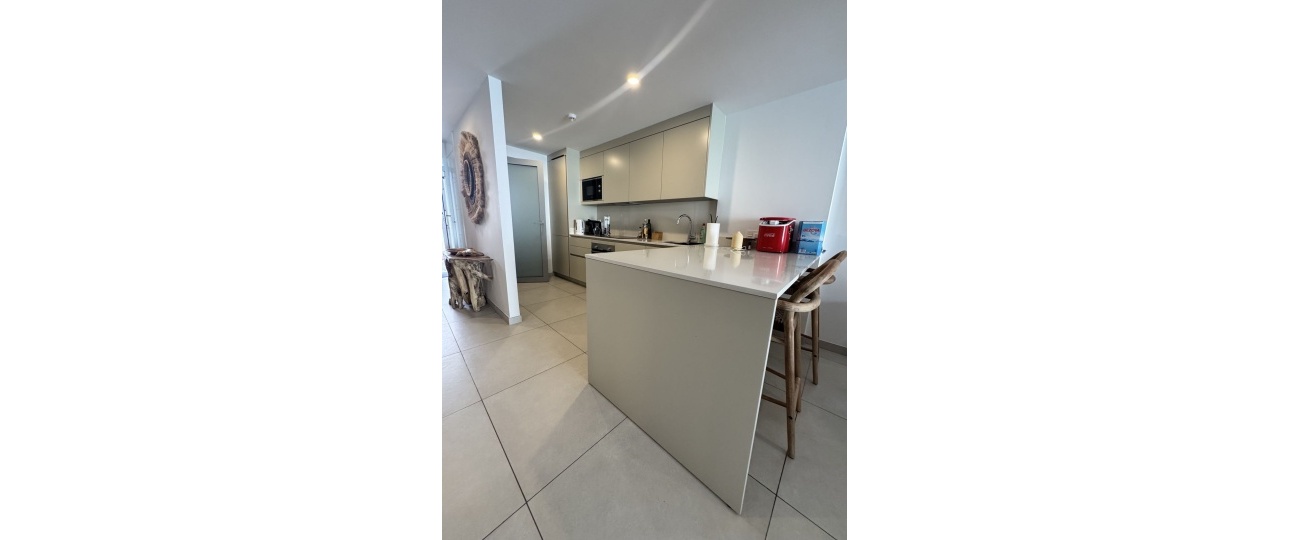 Resale - apartment - Marbella - Elviria
