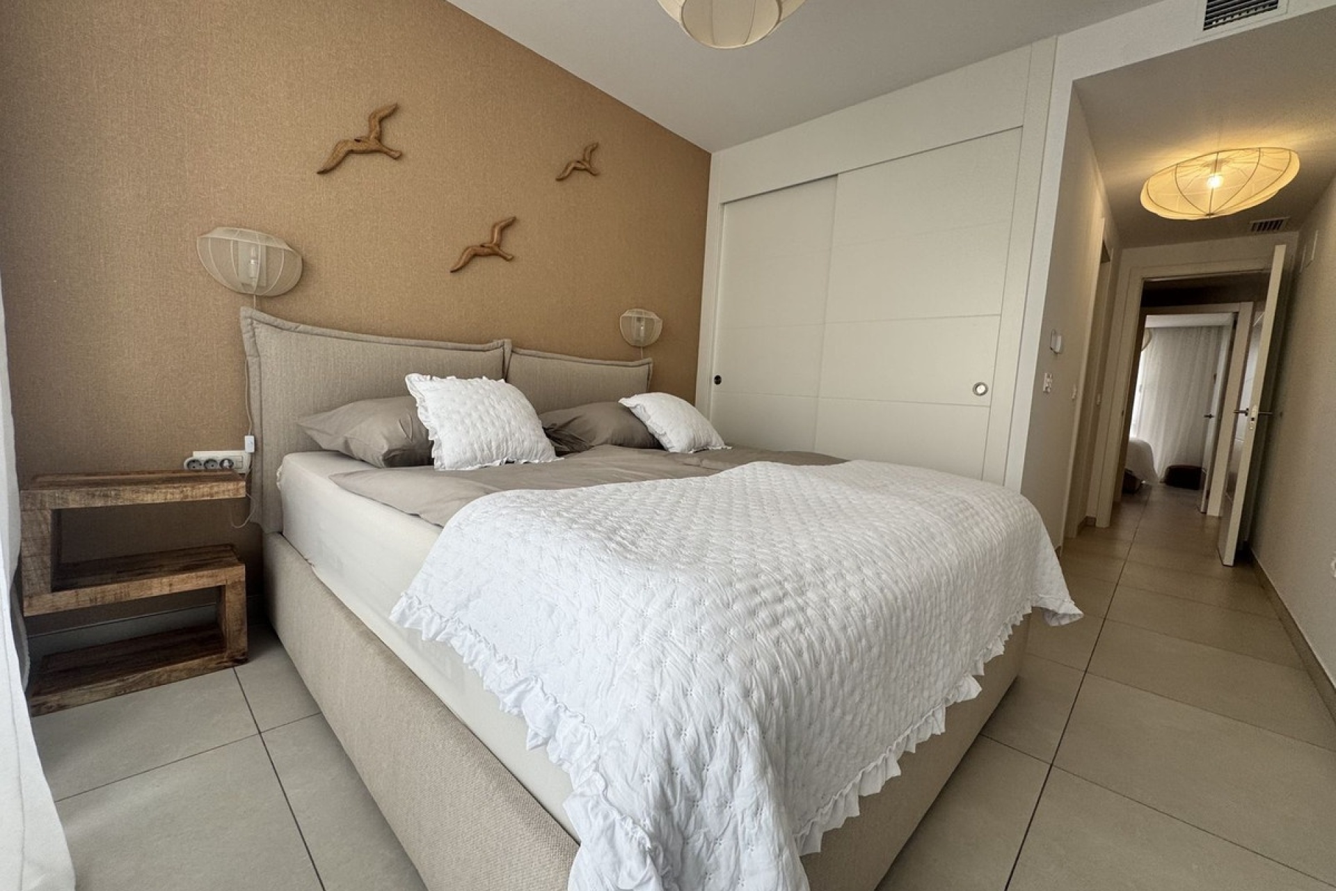 Resale - apartment - Marbella - Elviria