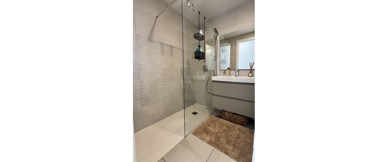 Resale - apartment - Marbella - Elviria