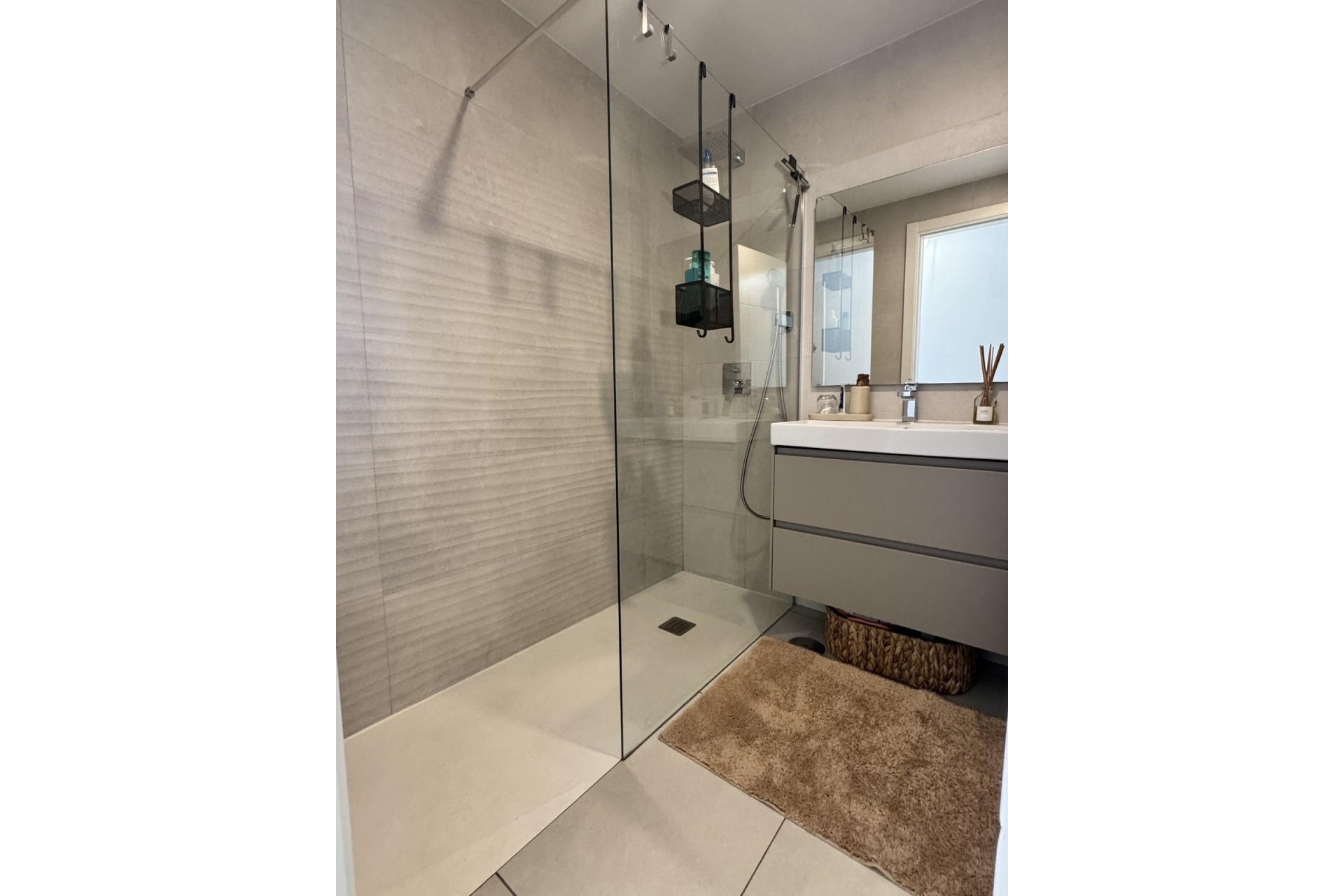 Resale - apartment - Marbella - Elviria