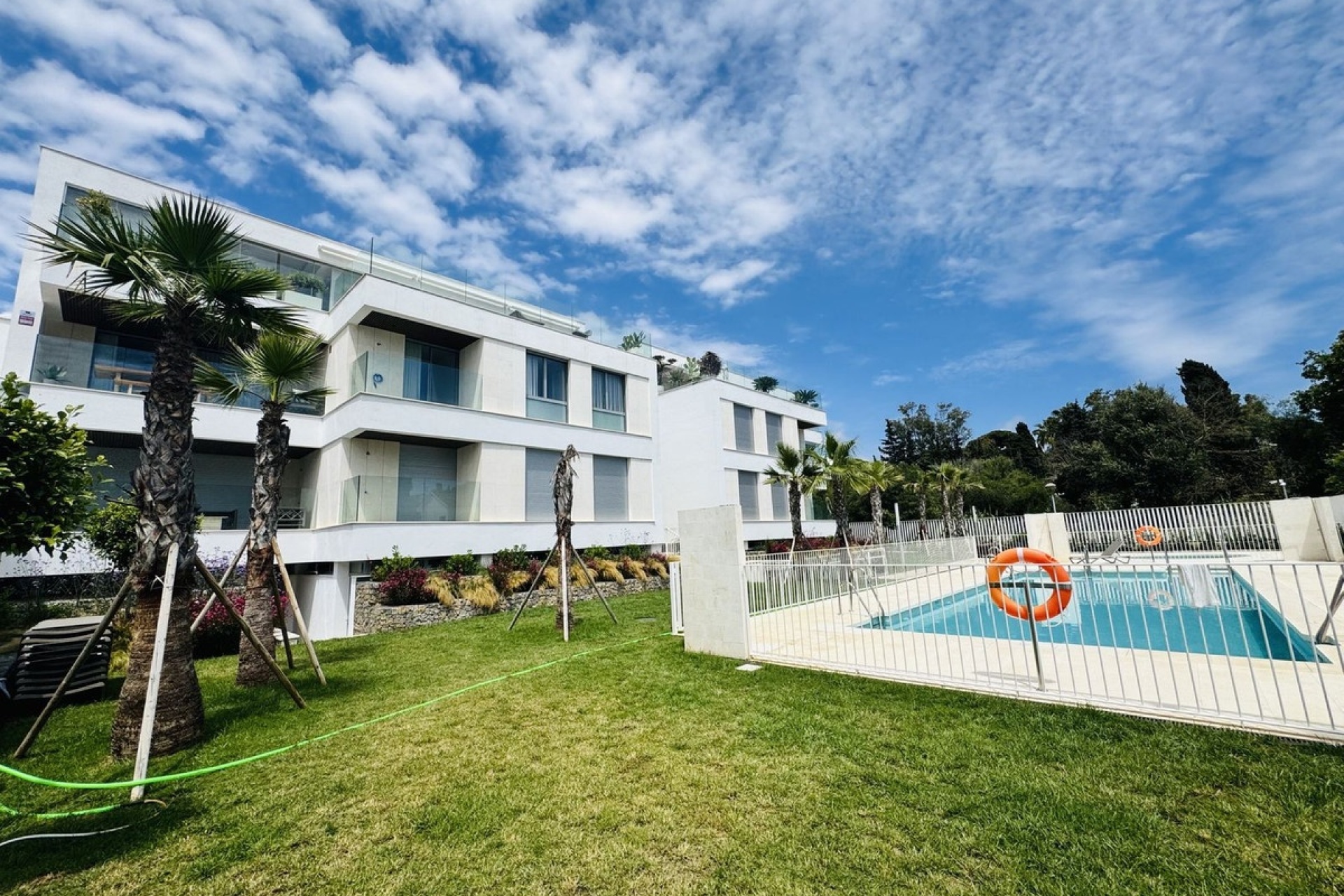 Resale - apartment - Marbella - Elviria