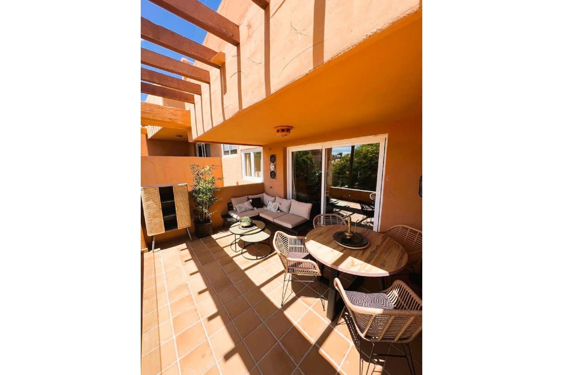 Resale - apartment - Marbella - Elviria