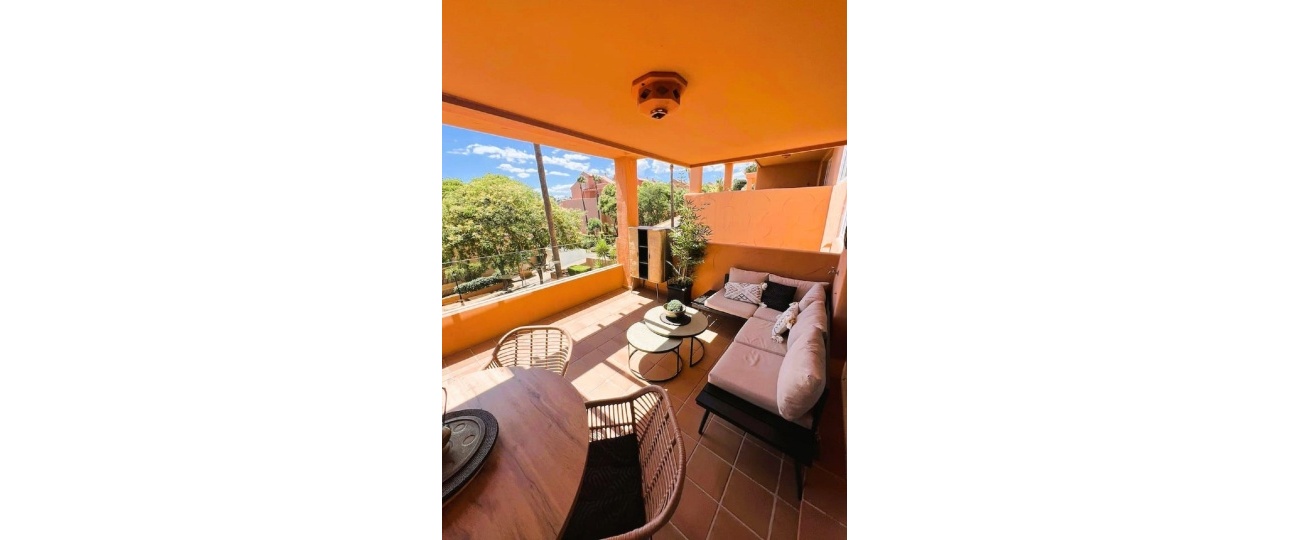Resale - apartment - Marbella - Elviria