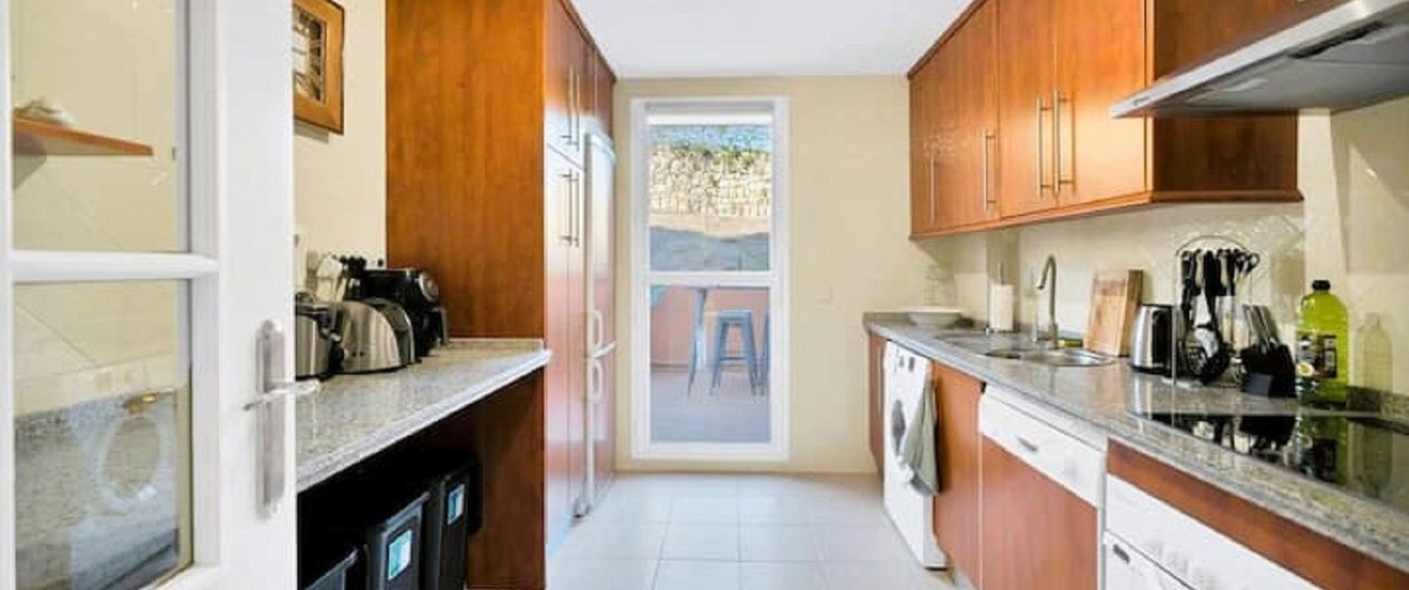 Resale - apartment - Marbella - Elviria