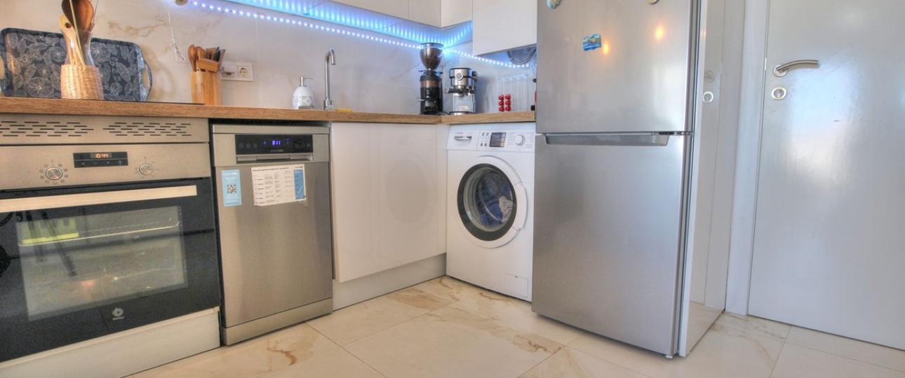 Resale - apartment - Marbella - Elviria