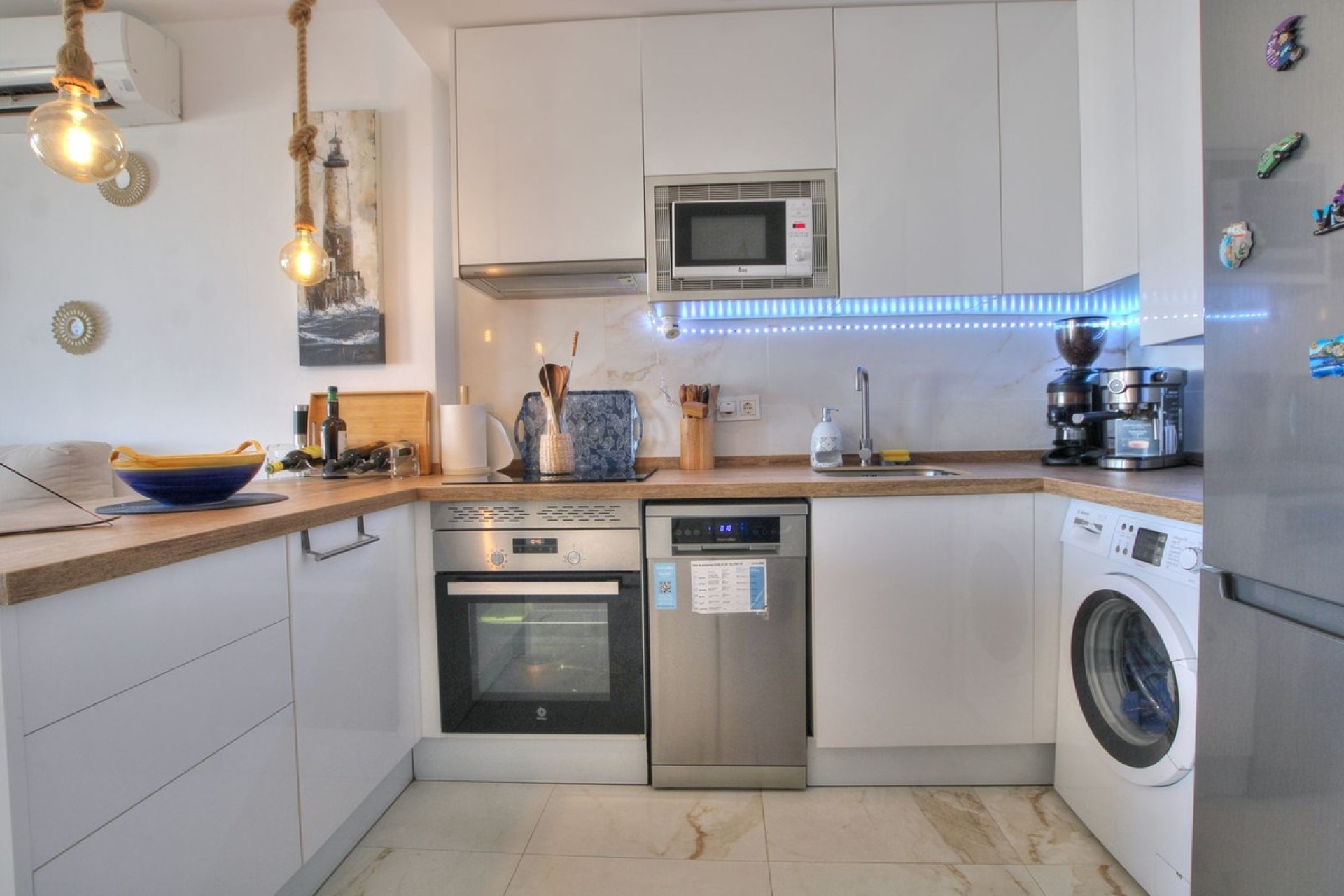 Resale - apartment - Marbella - Elviria