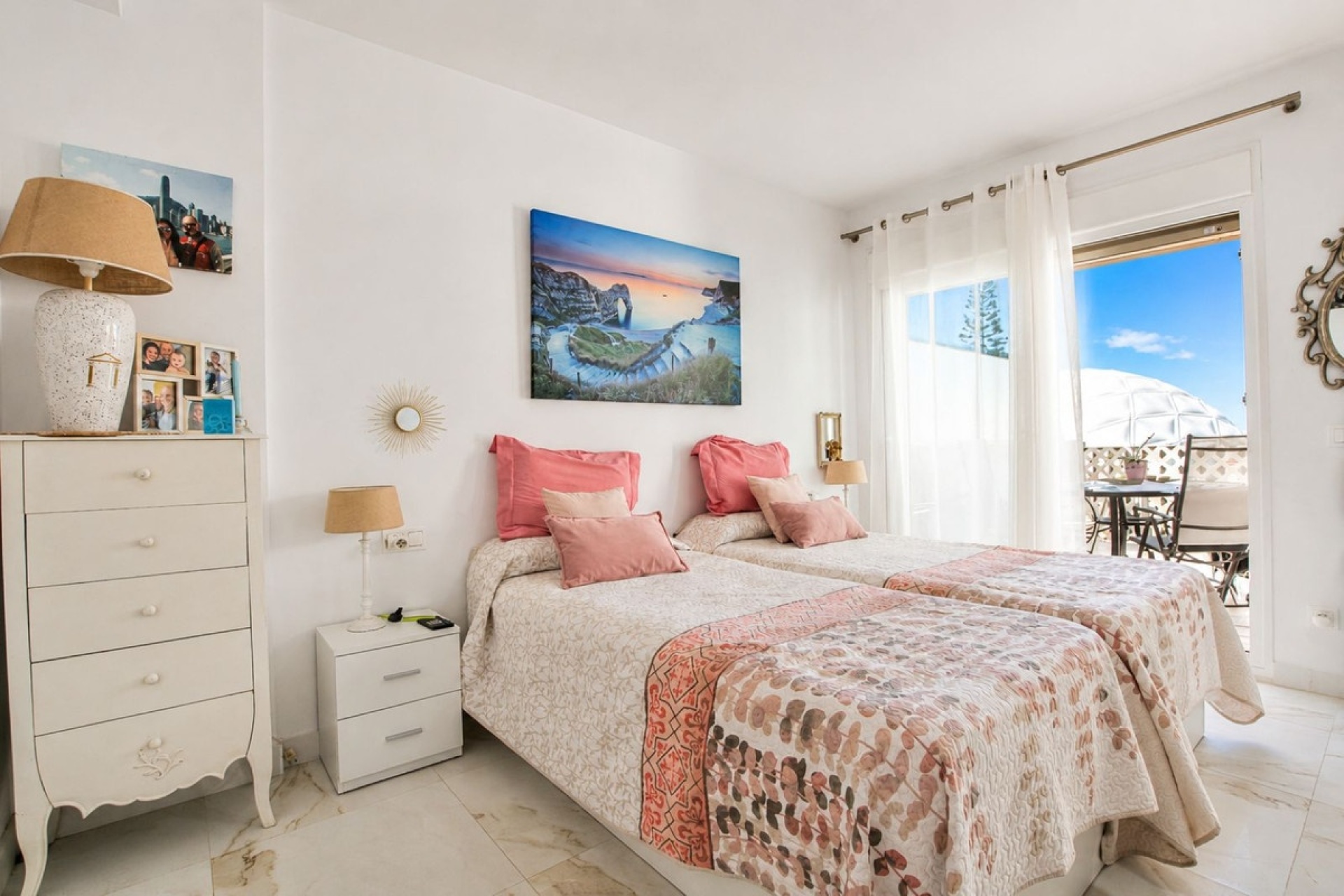 Resale - apartment - Marbella - Elviria