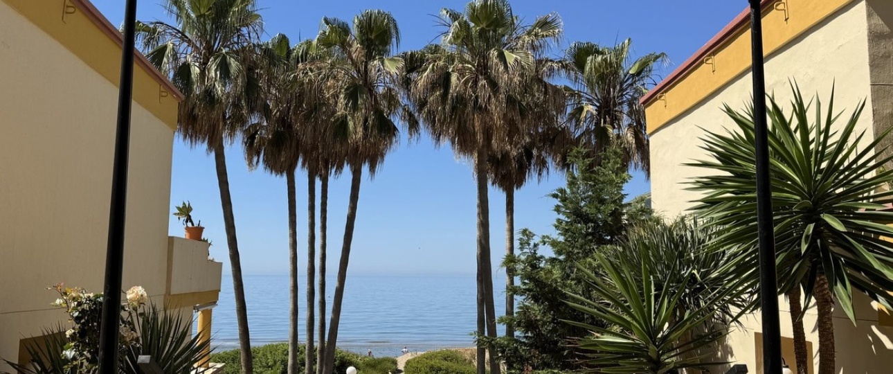 Resale - apartment - Marbella - Elviria