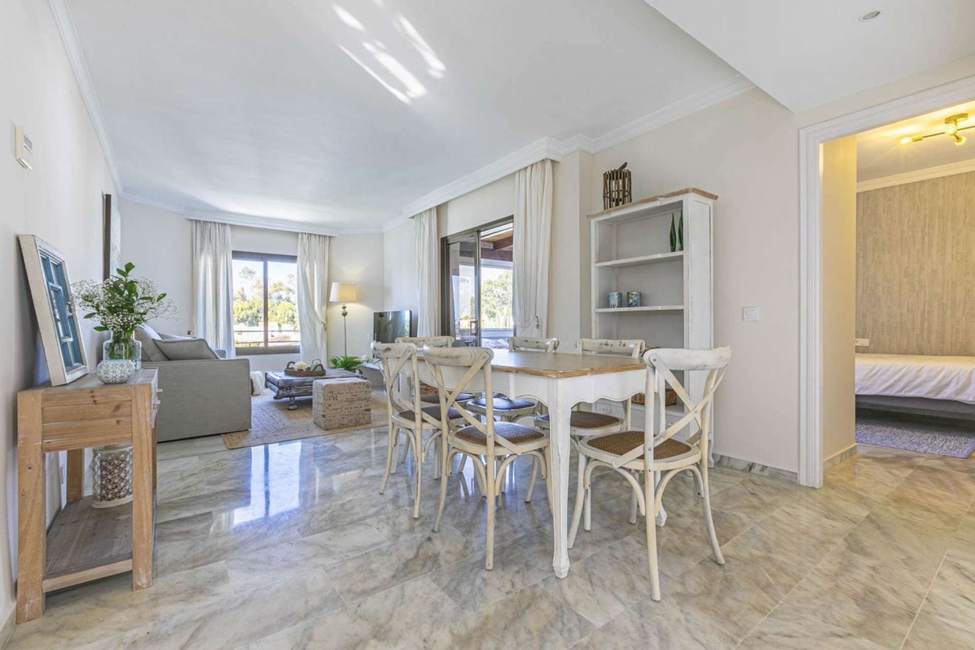 Resale - apartment - Marbella - Elviria