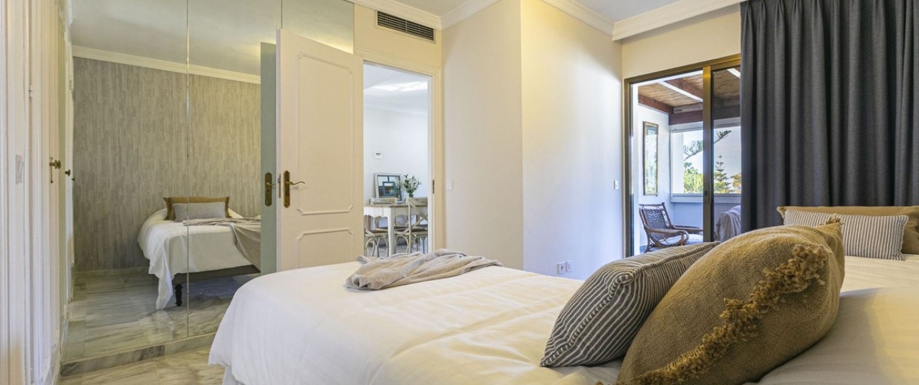 Resale - apartment - Marbella - Elviria