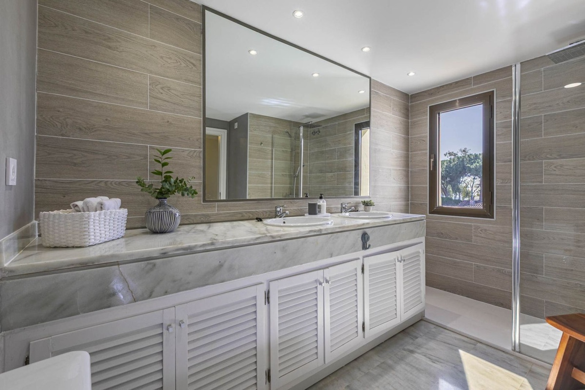 Resale - apartment - Marbella - Elviria