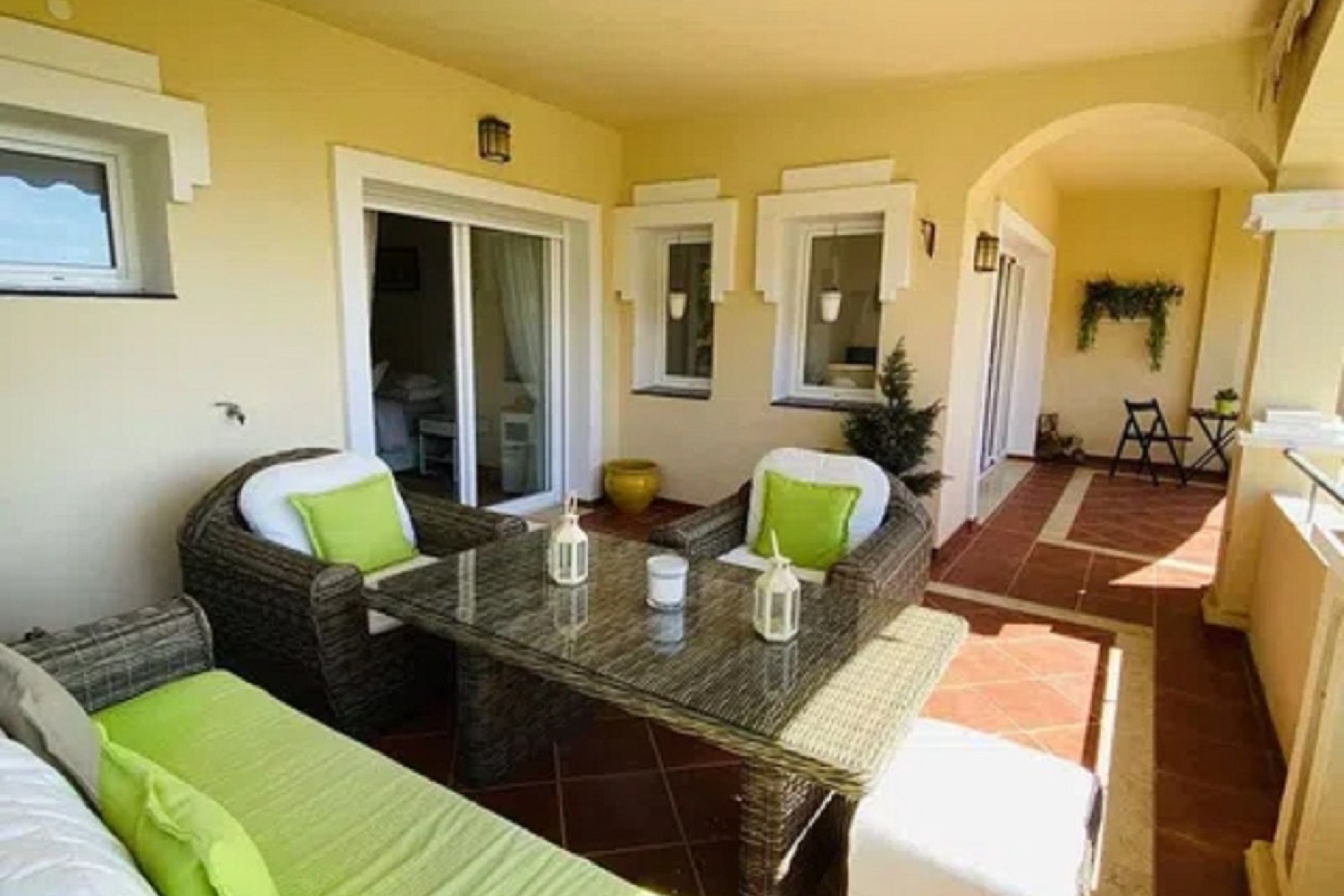 Resale - apartment - Marbella - Elviria