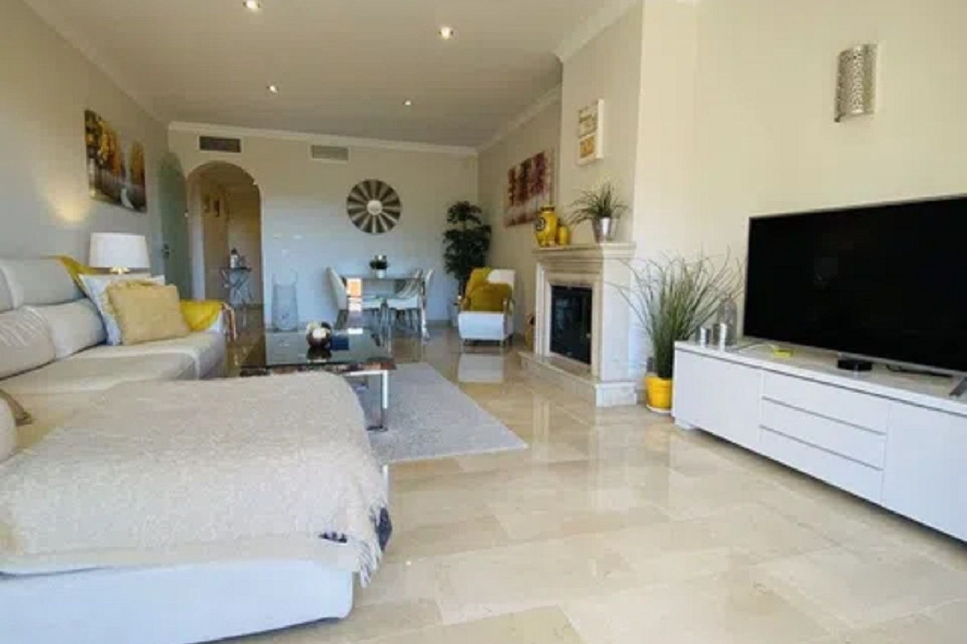 Resale - apartment - Marbella - Elviria