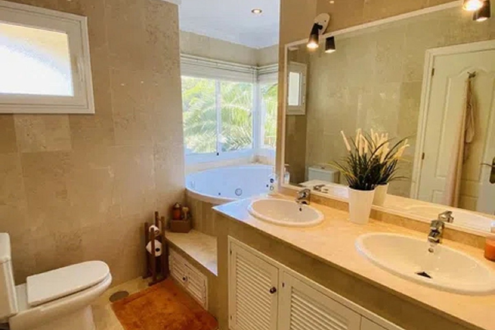 Resale - apartment - Marbella - Elviria