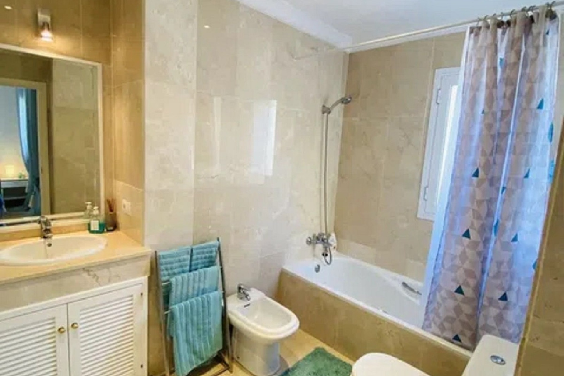 Resale - apartment - Marbella - Elviria